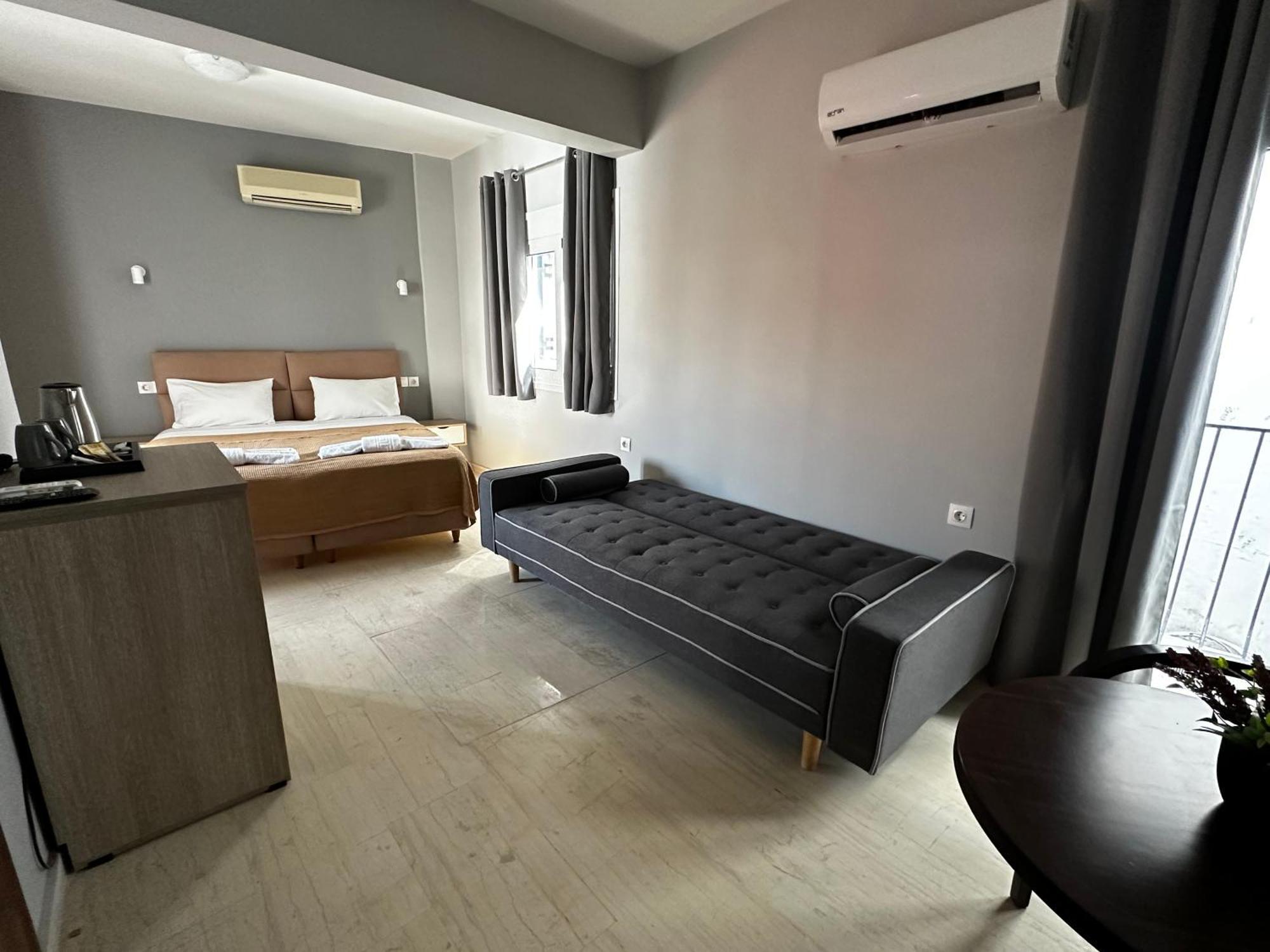 Hills Aparthotel Skiathos Town
