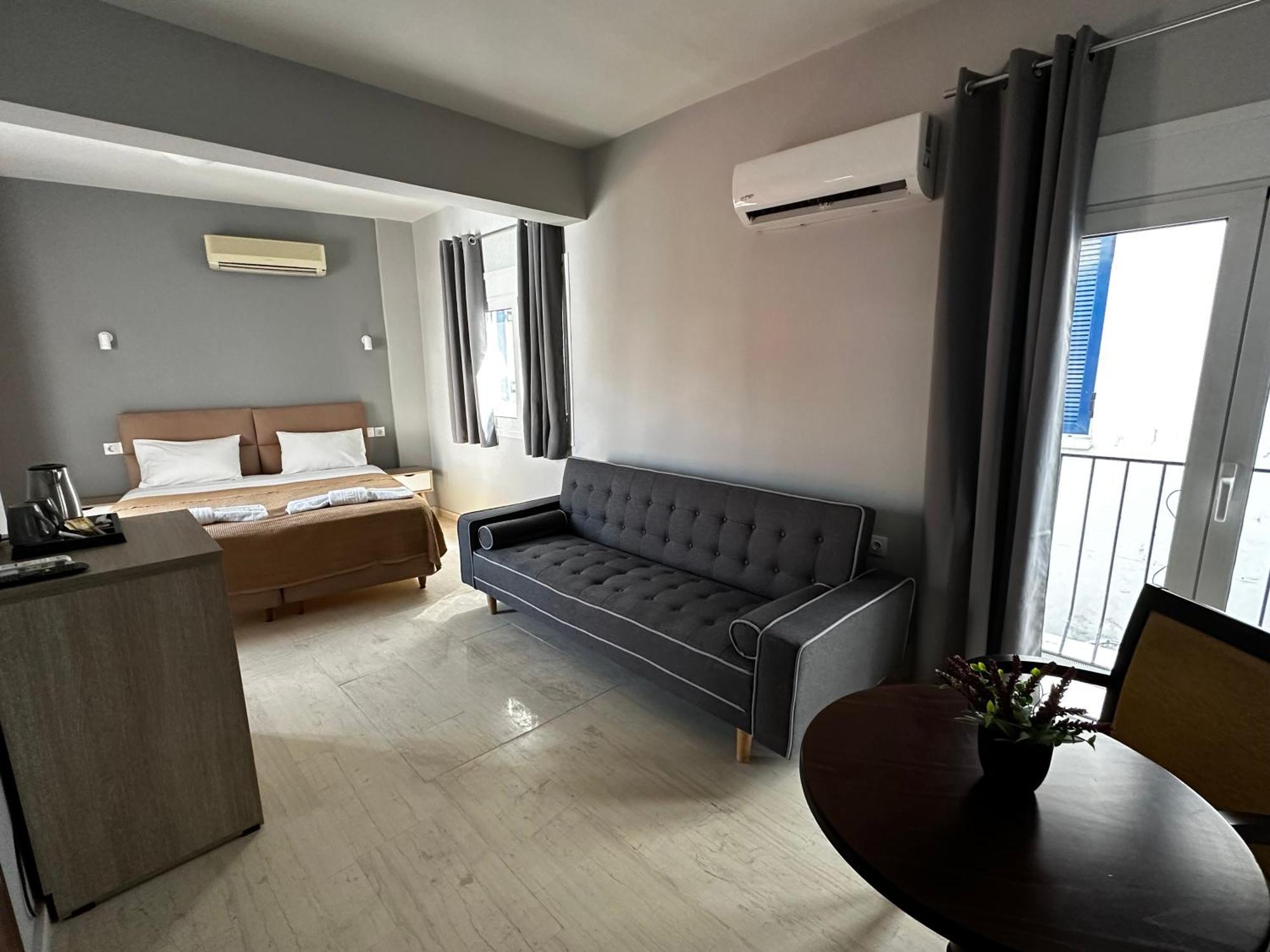 Hills Aparthotel *